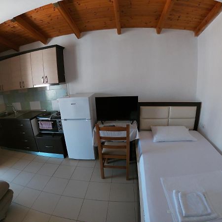 סרנדה Honey Apartments Near Promenade מראה חיצוני תמונה