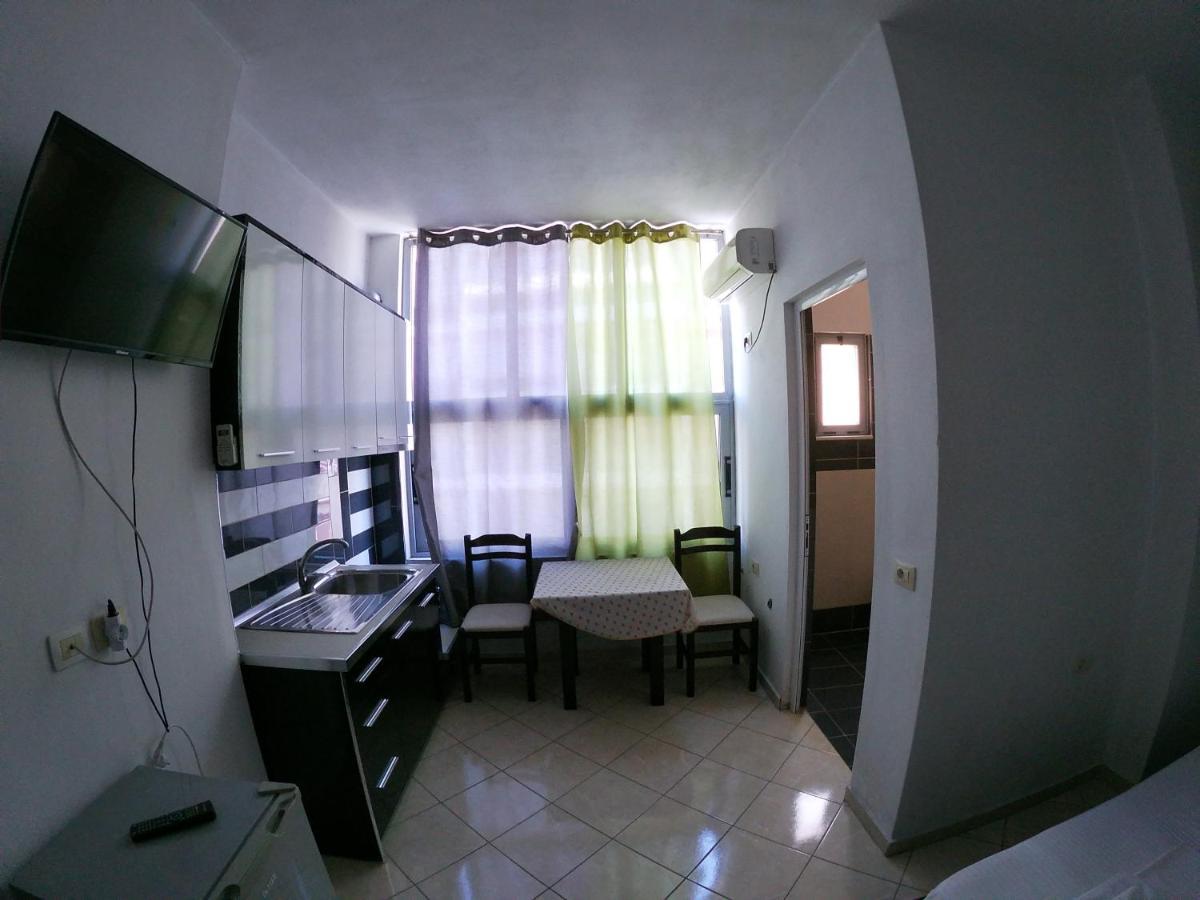 סרנדה Honey Apartments Near Promenade מראה חיצוני תמונה